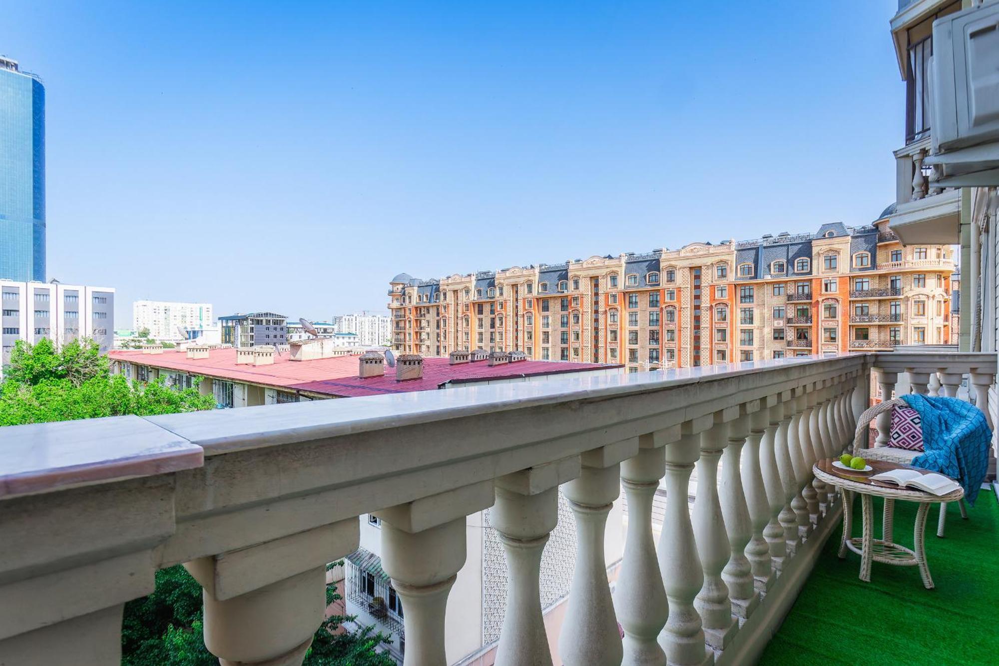 Spacious And Luminous Apartment In Madrid Complex Tashkent Exterior photo